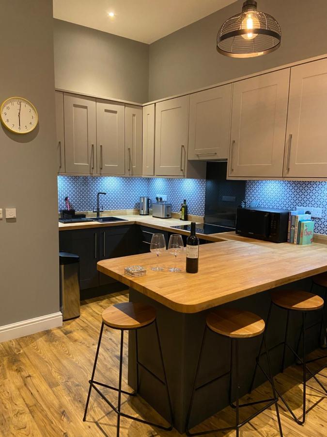 Stylish Tenby Apartment, Great Location, Parking Ngoại thất bức ảnh